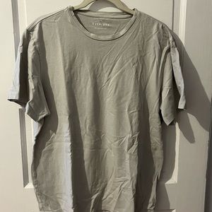 Everlane Men’s T-Shirt